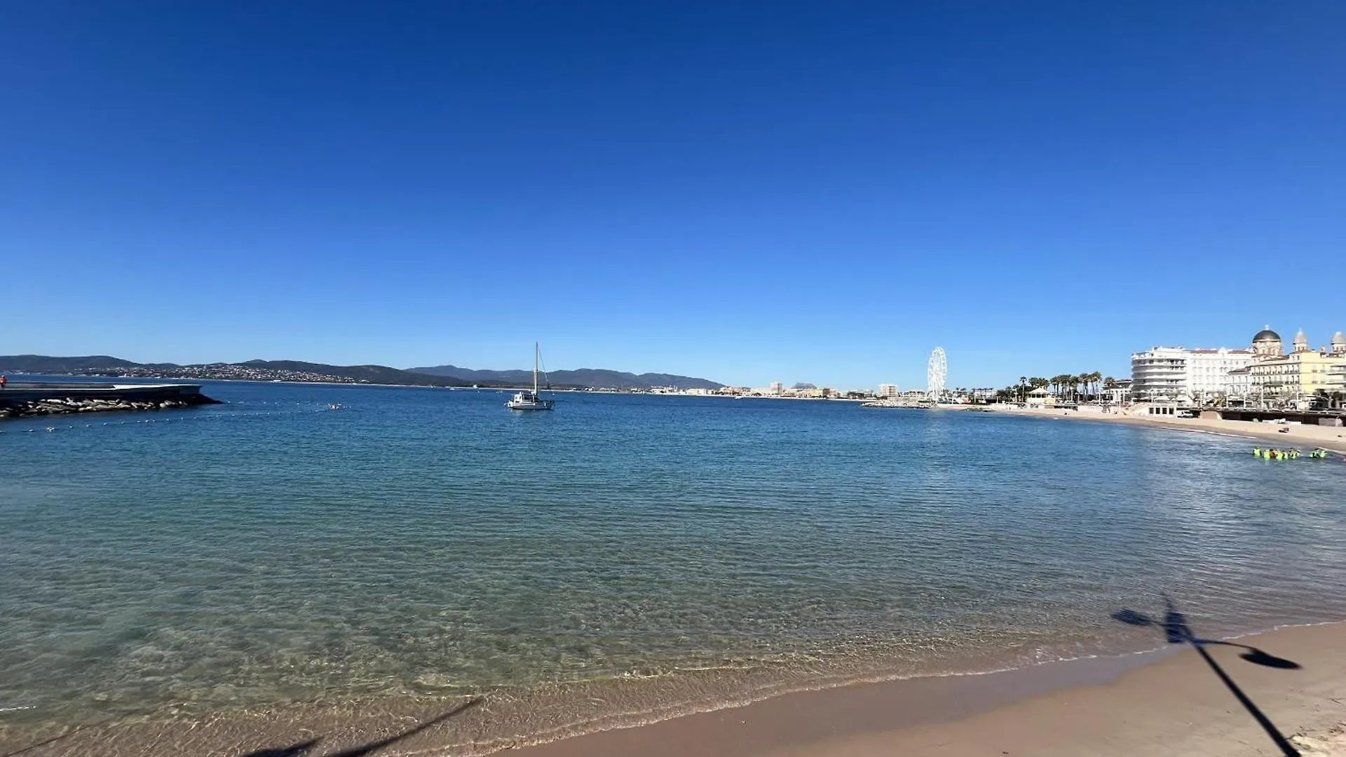 Apartment Le Fidji, T2, 50M2, 4 Personnes, Proche De Tout, C Saint-Raphael